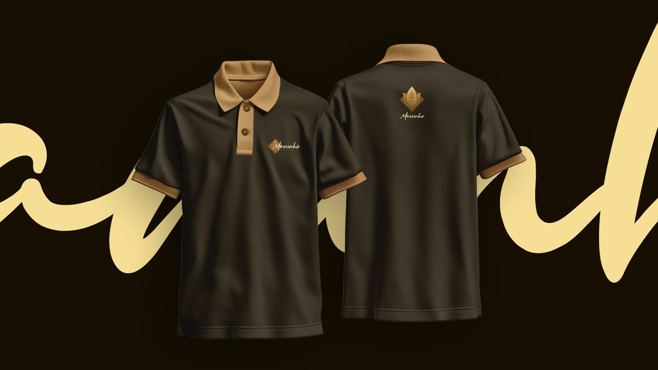 Camisa polo com a marca da Maninho Tabacaria